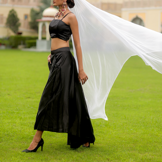 Asymmetric Frill Skirt in Black